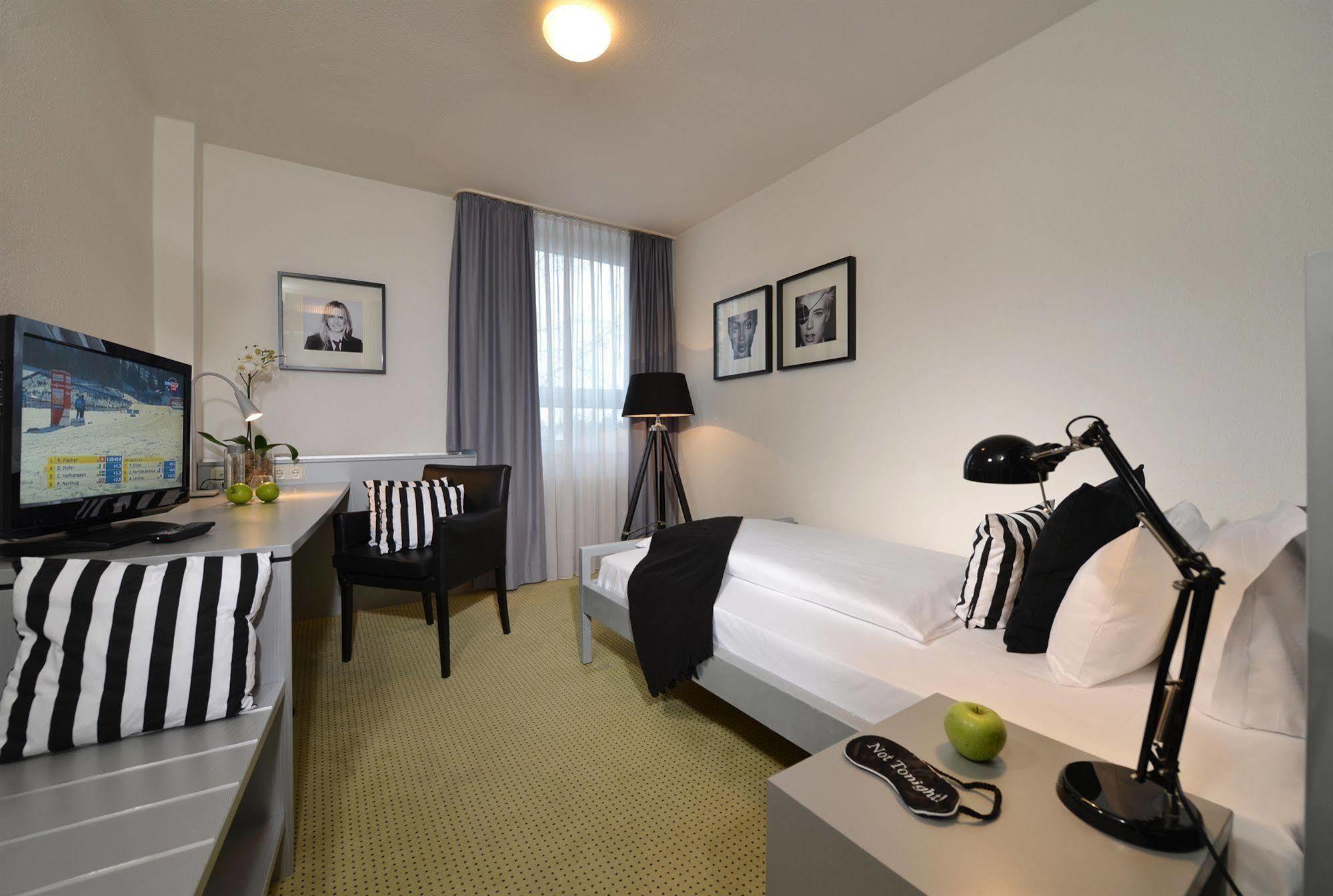 Hotel Friends Cologne Exterior photo